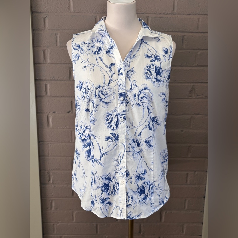 Talbots White Blue Floral Sleeveless button down 10/M